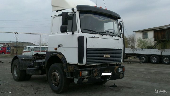 MAZ54321_06.jpg