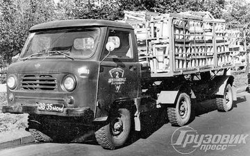 УАЗ-452П + пп Г-371 (1959-1961).jpg