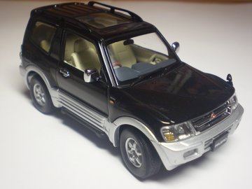 MITSUBISHI PAJERO 1999.jpg