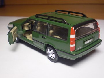 VOLVO V 70 zad.jpg