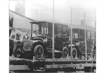 1912-Руссо-Балты-С24-30-VII-серии-с-кузовами-ландоле-и-лимузин-1024x711.jpg