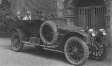 1920-АМО-сделал-сборную-солянку-кузов-и-рама-от-модели-Е-а-капот-облицовка-радиатора-и-балка-переднего-моста-от-модели-С-б-2.jpeg.jpg