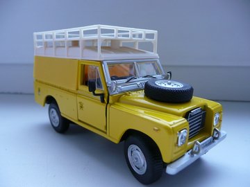 LAND-ROVER Car1.jpg