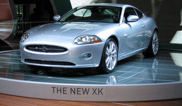 Jaguar_XK8_(IAA_2005).jpg