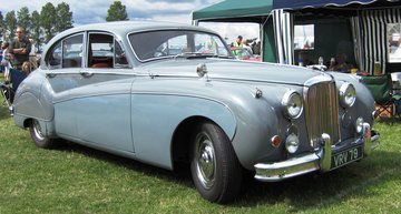 Jaguar_Mark_IX_1959_reg_Jan_1960_3781cc.jpg