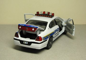 Chevrolet_Impala_Police_2001_2007_Gear_Box_005.jpg