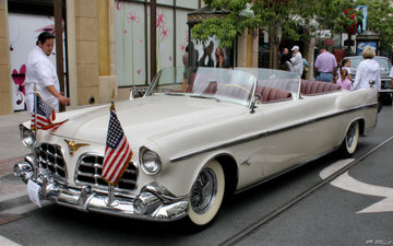 1956_Imperial_Parade_Phaeton_-_Dwight_Eisenhower_car_-_fvl.jpg