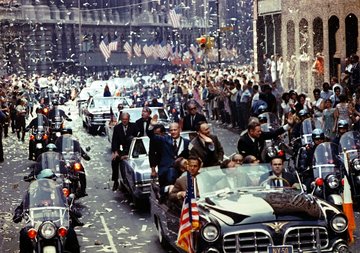 Apollo_11_ticker_tape_parade_1.jpg