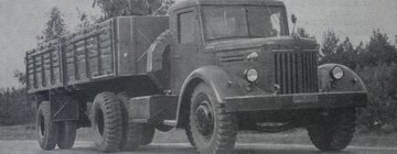 МАЗ-200В и бортового полуприцепа МАЗ-5215Б.jpg