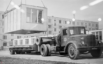 МАЗ-200В с п-пр.-тяжеловозом. 1960.jpg