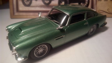 Aston Martin 1958 DB4.jpg