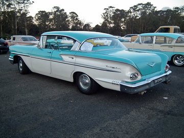 1958_Chevrolet_Bel_Air_hardtop_sedan_(15607617182).jpg