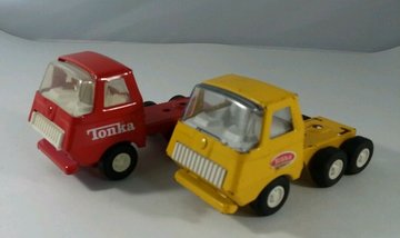 Vtg-Lot-Set-2-Mini-Tonka-Semi-Truck.jpg