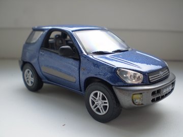 TOYOTA RAV4.jpg