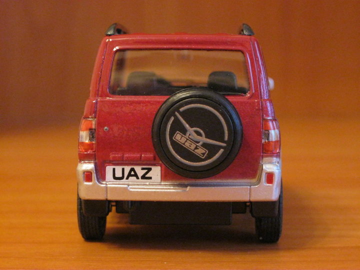 UAZ Patriot - (УАЗ-3163 &quot;Патріот&quot;).<br />Autotime Colection. Виробник: HONGWELL TOYS LIMITED, Китай.<br />Масштаб: 1:43.