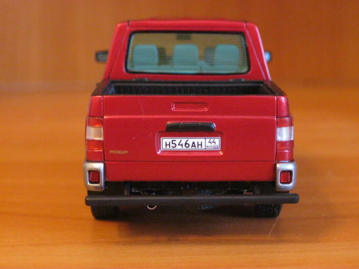 UAZ Pickup.<br />Виробник: DiP Models, Китай.<br />Mасштаб - 1:43.