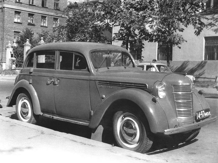 Moskvitch_401_03.jpg