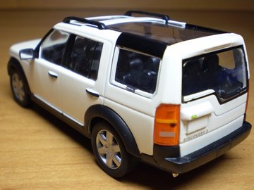 LAND ROVER DISCOVERY 3 zad.jpg