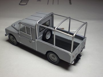 LAND ROVER 109 series1inch zad.jpg