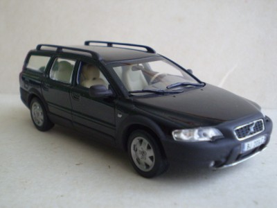 Volvo V70-2.jpg