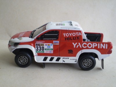 Toyota Hilux 330-2017-5.jpg