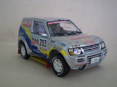 Mitsubishi Pajero 203-2001-2.jpg