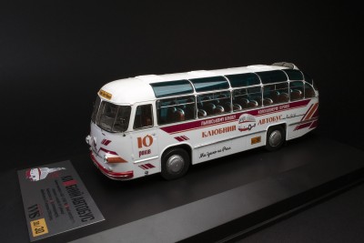 lmcc-club10-bus-_Layer Comp 08.jpg