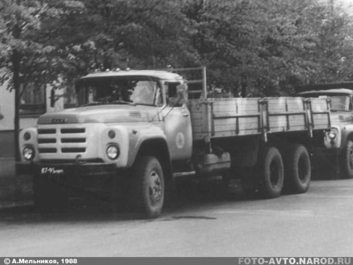 ZIL133GYA_3.jpg