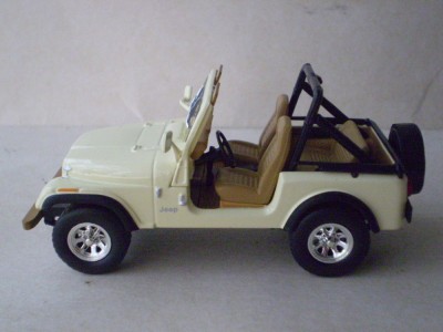 Jeep CJ7 Laredo WB-4.jpg