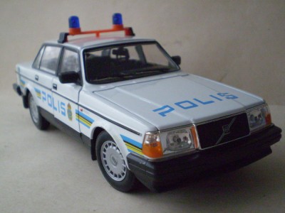 Volvo 240GL-3.jpg