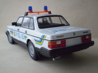 Volvo 240GL-4.jpg