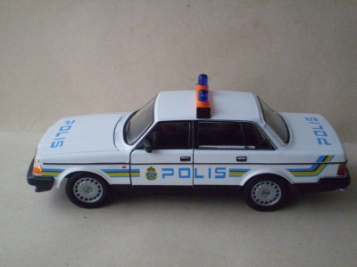 Volvo 240GL-5.jpg