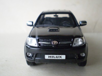 Toyota Hilux 7-3.jpg