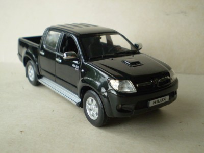 Toyota Hilux 7-2.jpg