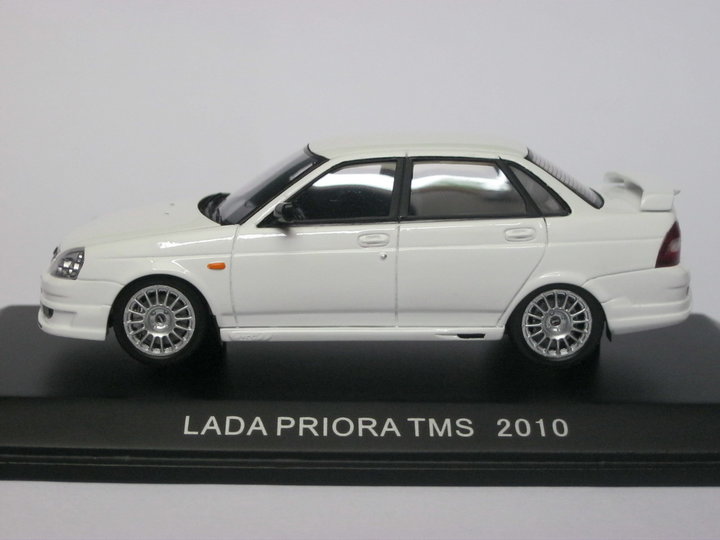 LADA Priora TMS. <br />Виробник - DiP-Models, Китай.<br />Масштаб - 1:43.