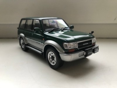 Toyota Land Cruiser LC80-2.jpg