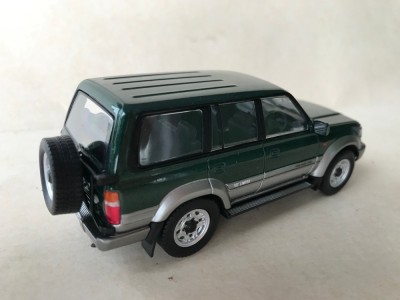 Toyota Land Cruiser LC80-5.jpg