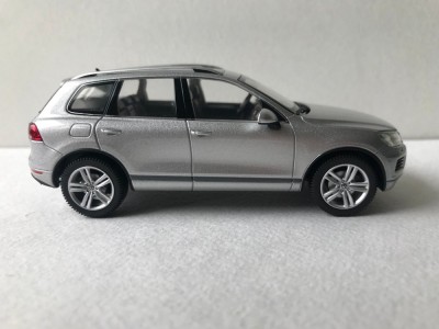 VW Touareg Schuco3.jpg