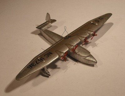 Clipper_III_flying_boat_(Dinky_Toys_60w).jpg