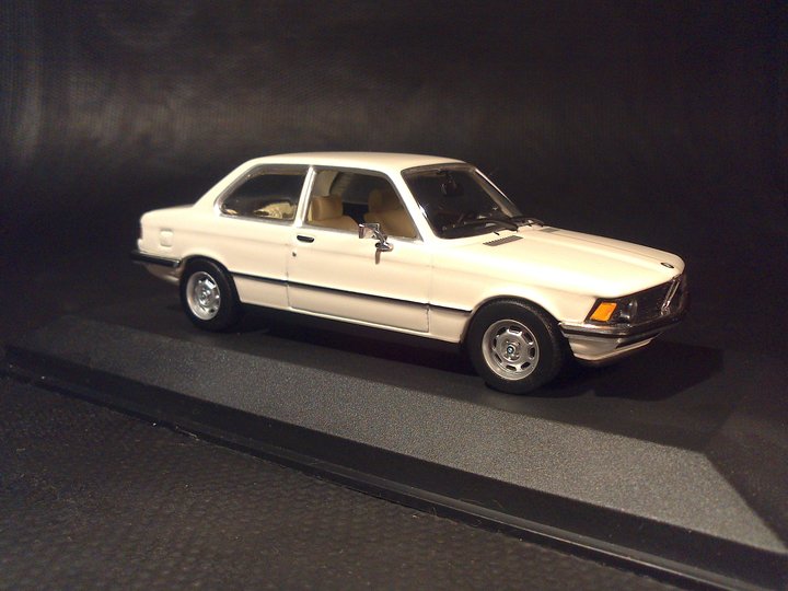 Модель: BMW (E21) 318<br />Виробник: Minichamps<br />Масштаб: 1/43