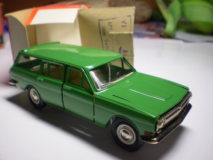 GAZ-24-02 zel.bik.jpg