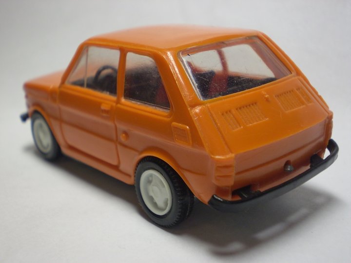 FIAT-126P zad.jpg