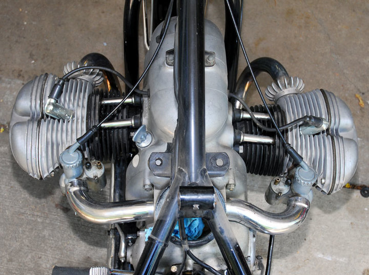 R68-opposed-cylinders.jpg