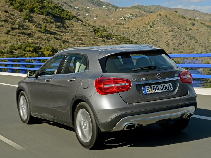 021 Mercedes-Benz GLA 200 CDI (X156) '2014.jpg