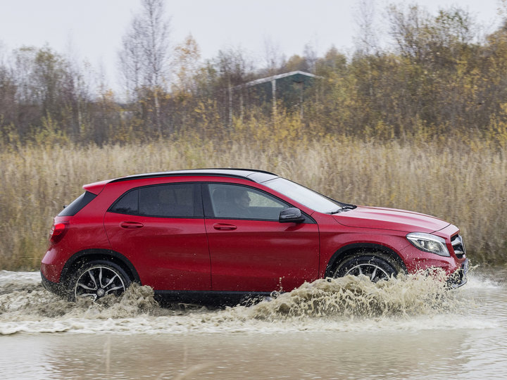 052 Mercedes-Benz GLA 250 4MATIC (X156) '2014.jpg