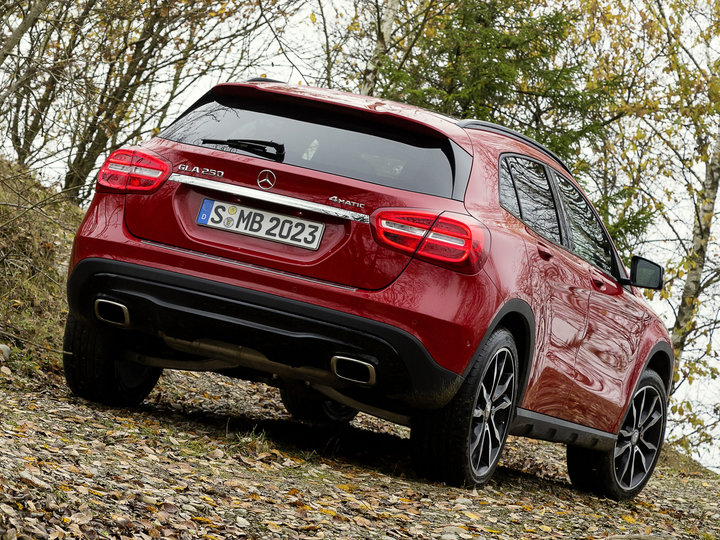 053 Mercedes-Benz GLA 250 4MATIC (X156) '2014.jpg