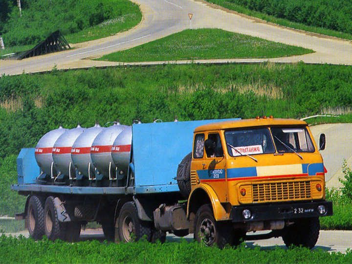MAZ5429_4.jpg