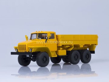 УРАЛ-43202, 6x6, борт 1977.jpg