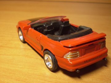 FORD MUSTANG  GT Convertible zad.jpg