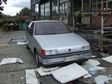 yugo 104.jpg